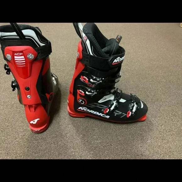Nordica Sportmachine 100 21-22 Ski Boots - Picture 1 of 4